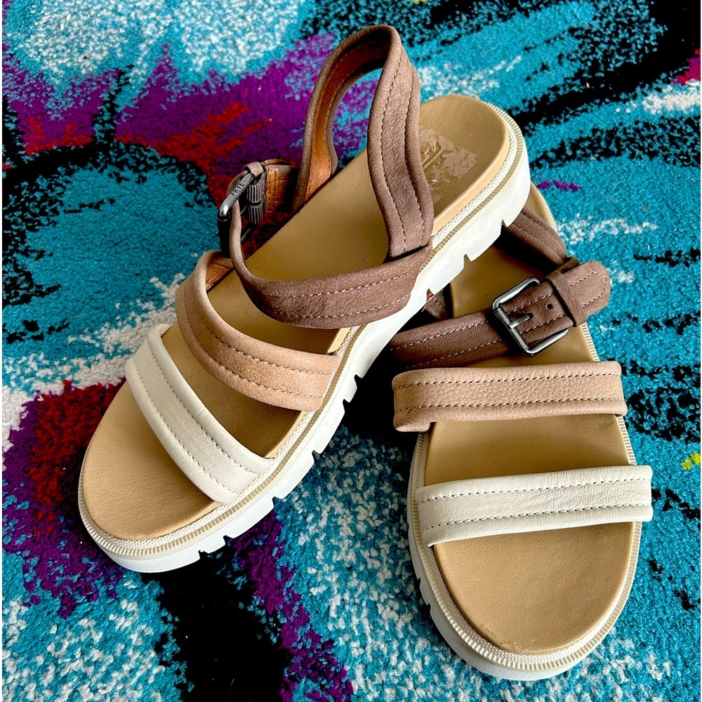 Frye 3-strap sandal